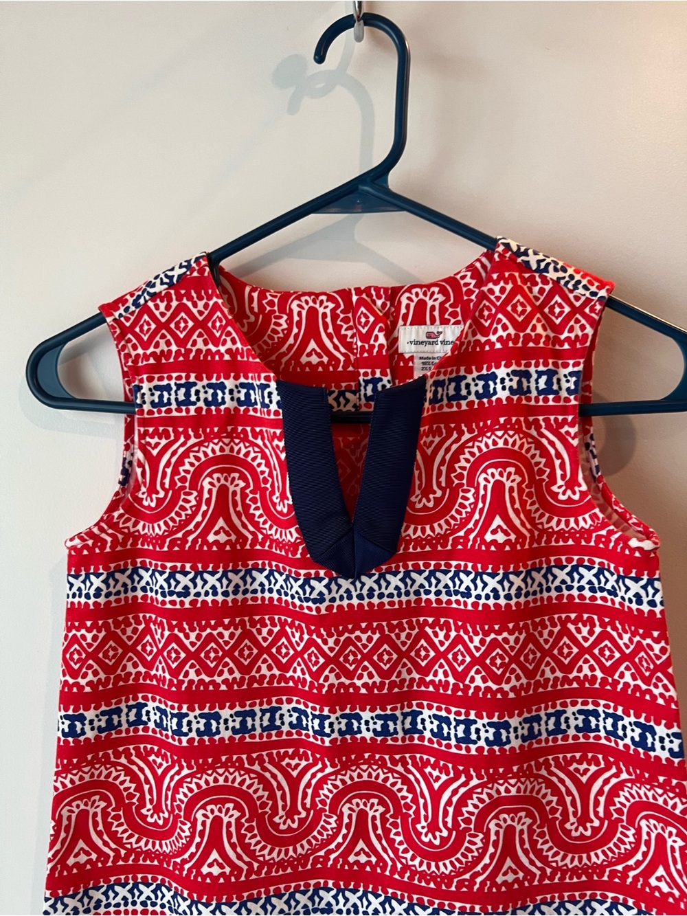Vineyard Vines Red & Navy Sleeveless Patterned Shift Dress. Size 12 - Picture 2 of 9